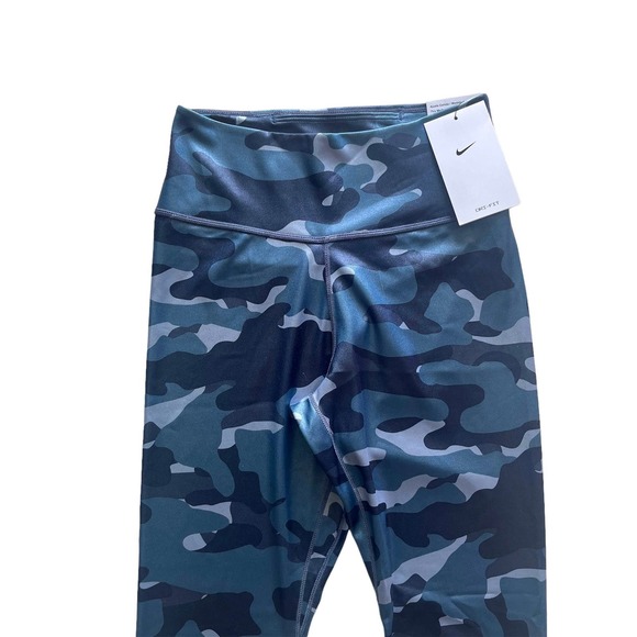 NWT- Nike One Mid-Rise Camo Leggings (Size: XS) - Picture 2 of 4